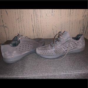 UA Woman's Street Precision Low Luxe Gray Size 9